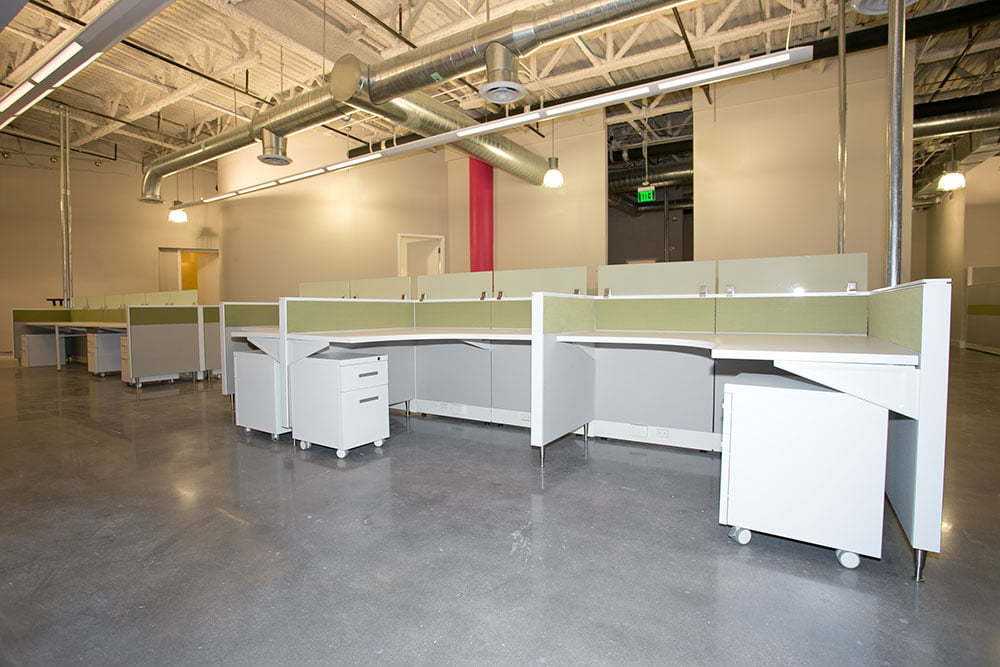Corporate office furniture workstation cubicles for fitness company